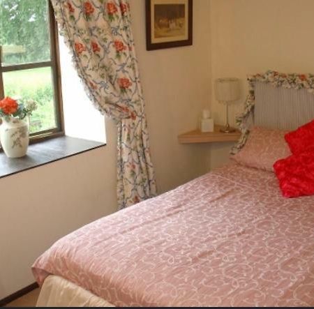 Forge Cottage Merton  Екстериор снимка